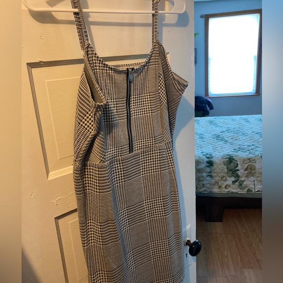 Summer Dress - Picture 3 of 8